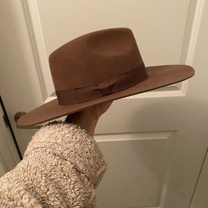 NWT Urban Outfitters Flat Brim Felt Fedora/Hat
